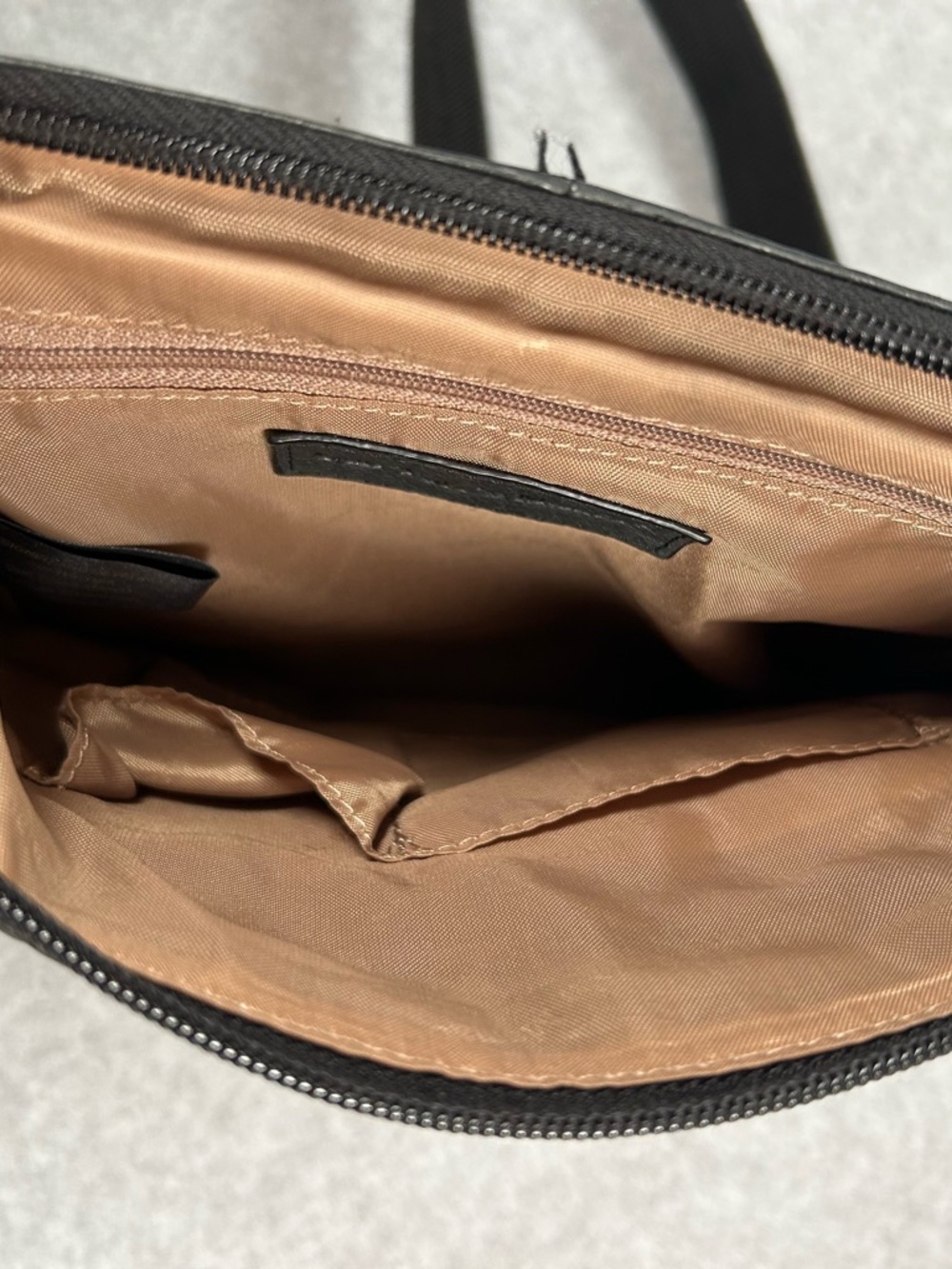 Gun Tote’n Mamas Black Leather Crossbody Bag Concealed Carry Purse - Picture 8 of 10